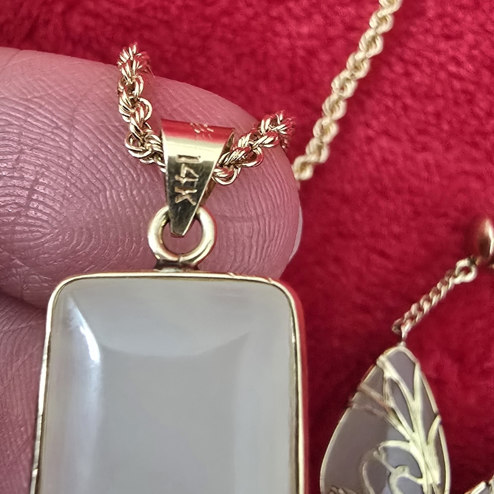 14k Solid Gold Jade Swan Necklace and Earrings Set - Picture 7 of 7
